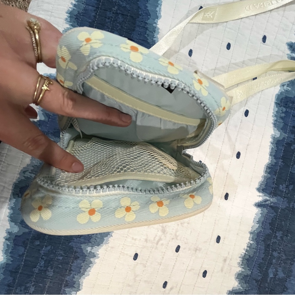 Thread Wallets Compact Crossbody Bag - image 4